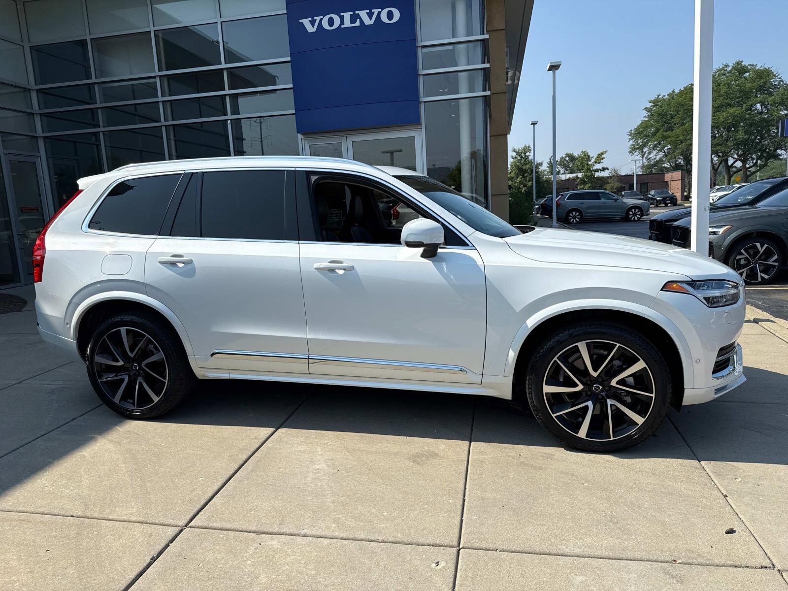 2024 Volvo XC90 Plus photo 4