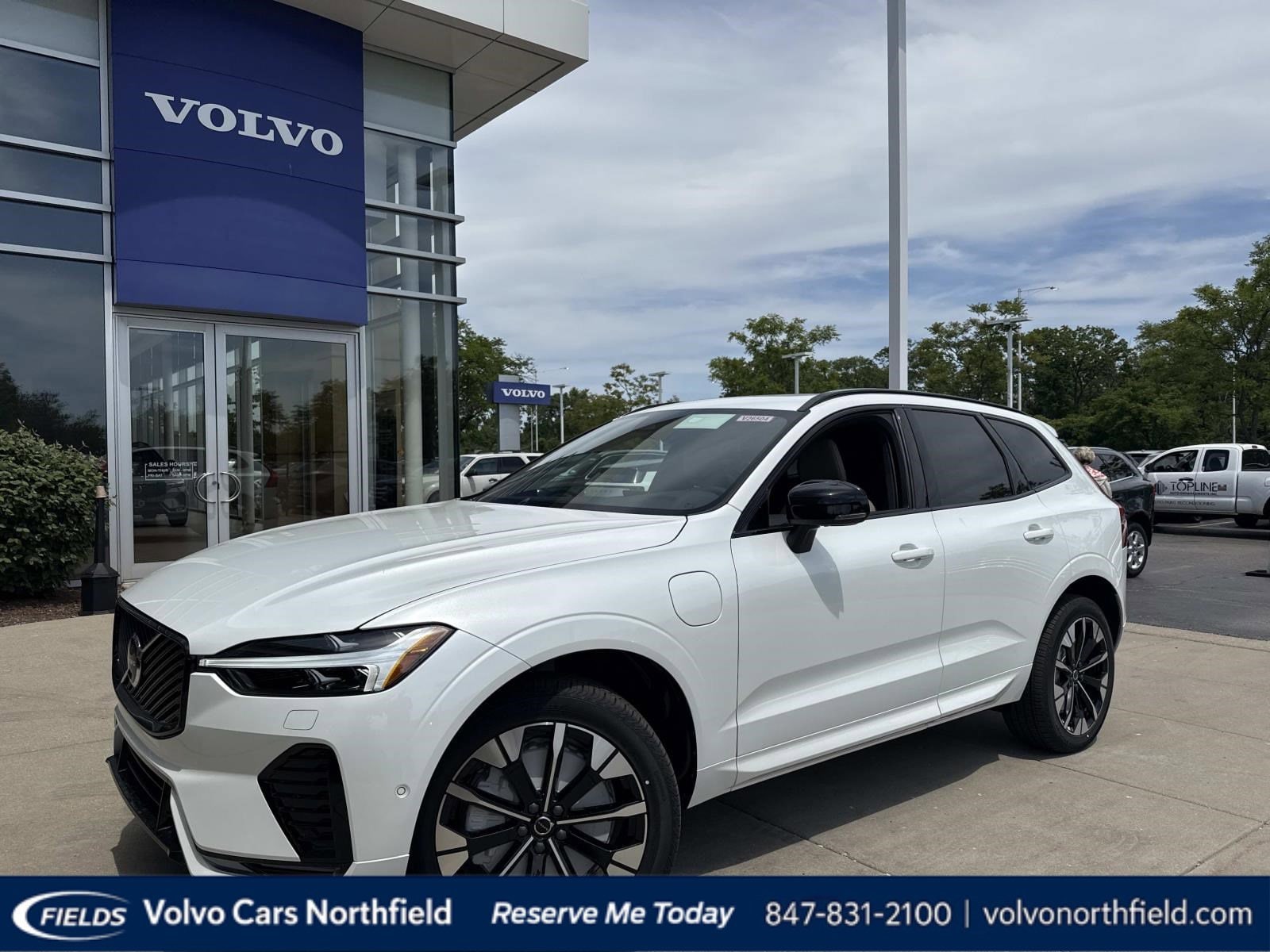2026 Volvo XC60 T8 Plus Dark AWD's photo