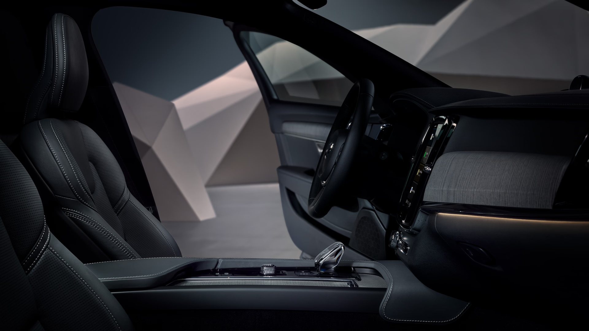 2023-volvo-v90-cross-country-int.png