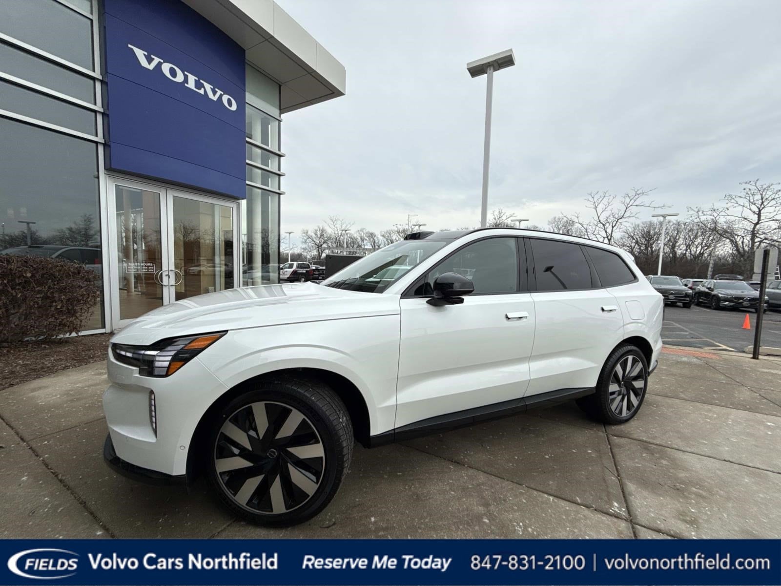 2025 Volvo EX90 Plus's photo