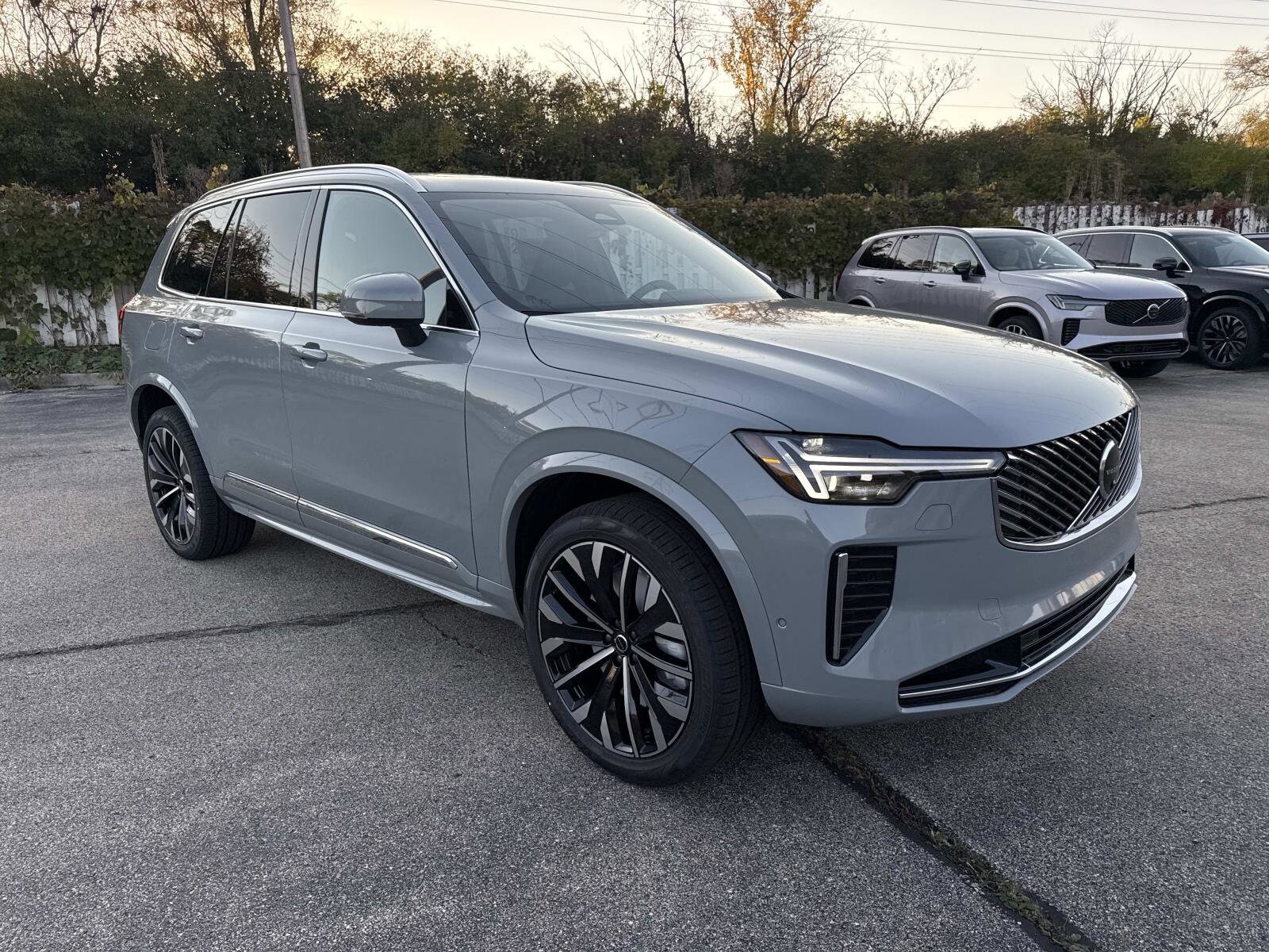 2026 Volvo XC90 Plus photo 3