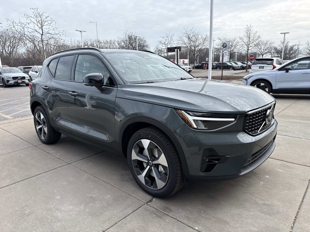 New 2026 Volvo XC40 B5 Plus SUV