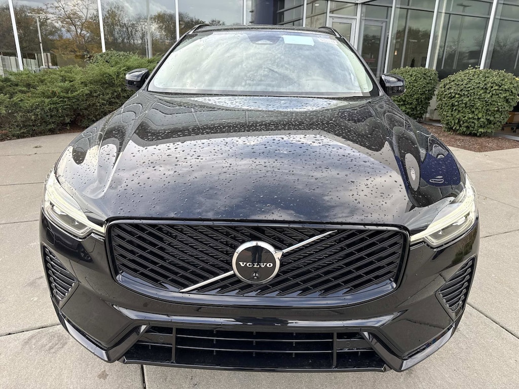 New 2026 Volvo XC60 B5 Plus SUV