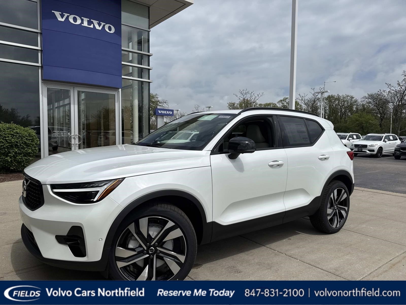 2026 Volvo XC40 B5 Ultra Dark AWD's photo