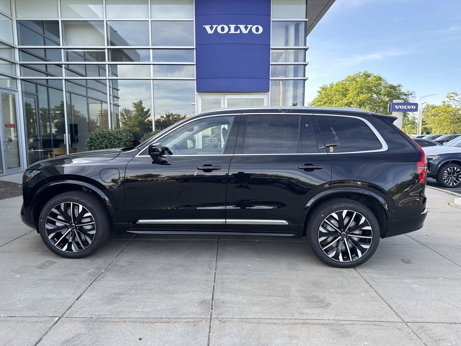 New 2026 Volvo XC90 plug-in hybrid T8 Plus 7-Seater SUV