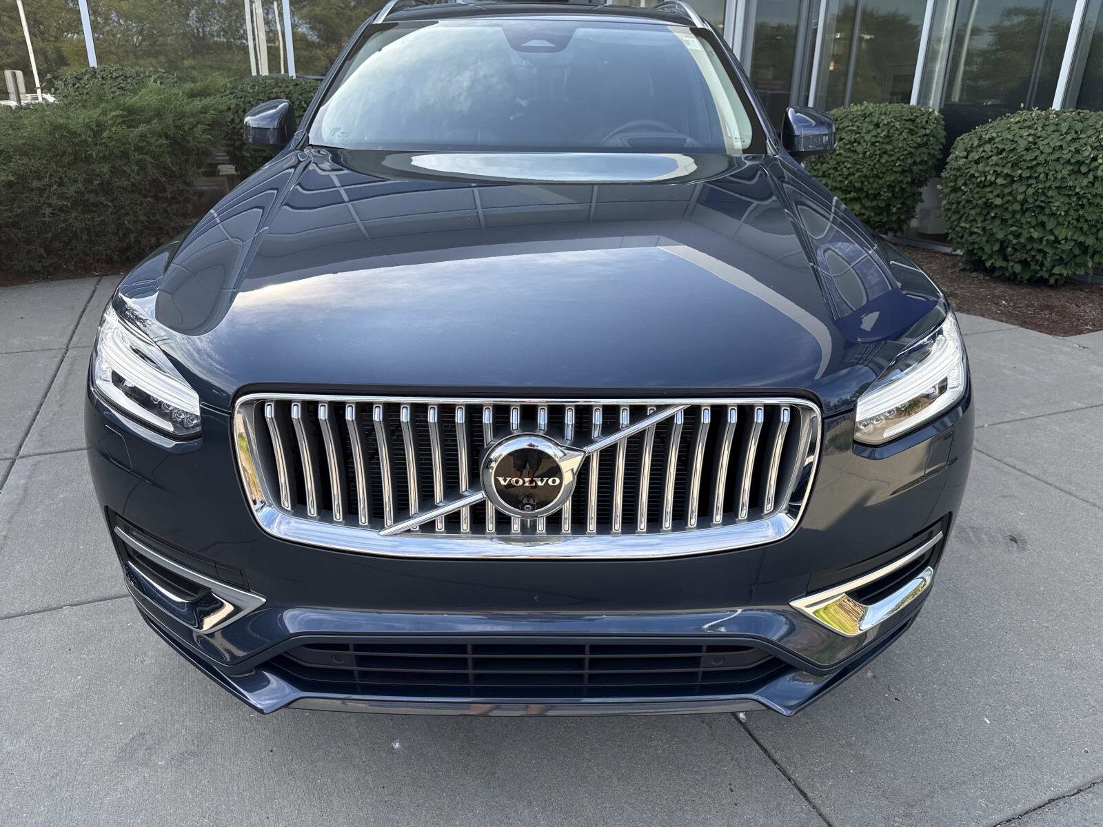 2024 Volvo XC90 Ultimate photo 2