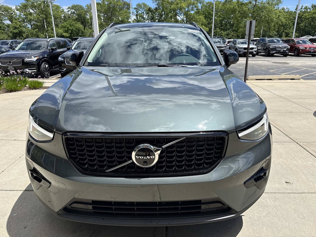 New 2026 Volvo XC40 B5 Ultra SUV