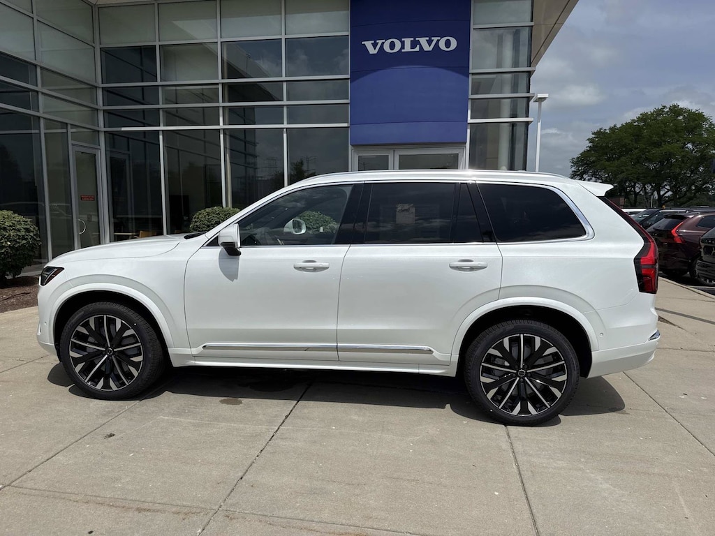 New 2026 Volvo XC90 B6 Plus 7-Seater SUV