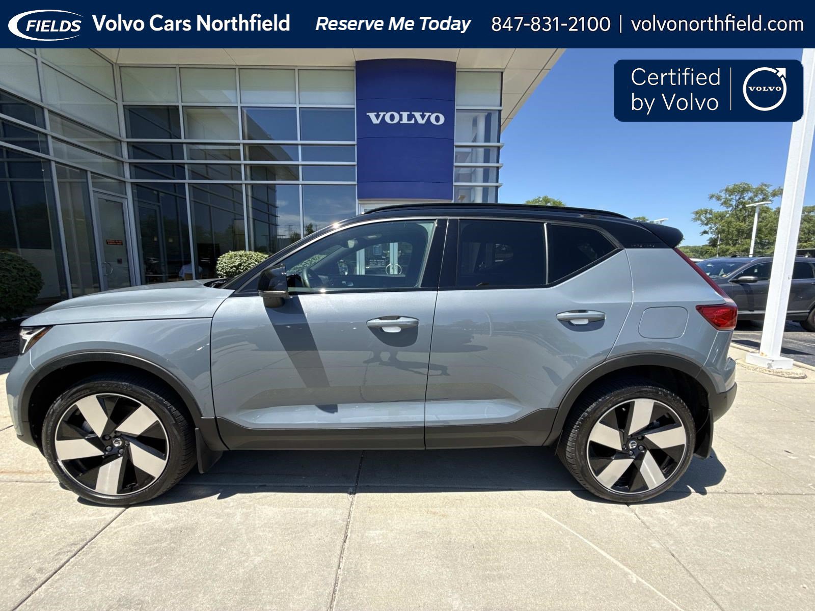 Used 2023 Volvo XC40 Plus with VIN YV4ED3UW0P2073097 for sale in Northfield, IL