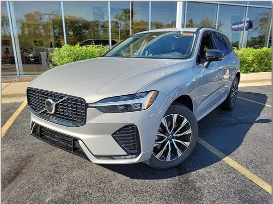 2025 Volvo XC60 Core's photo