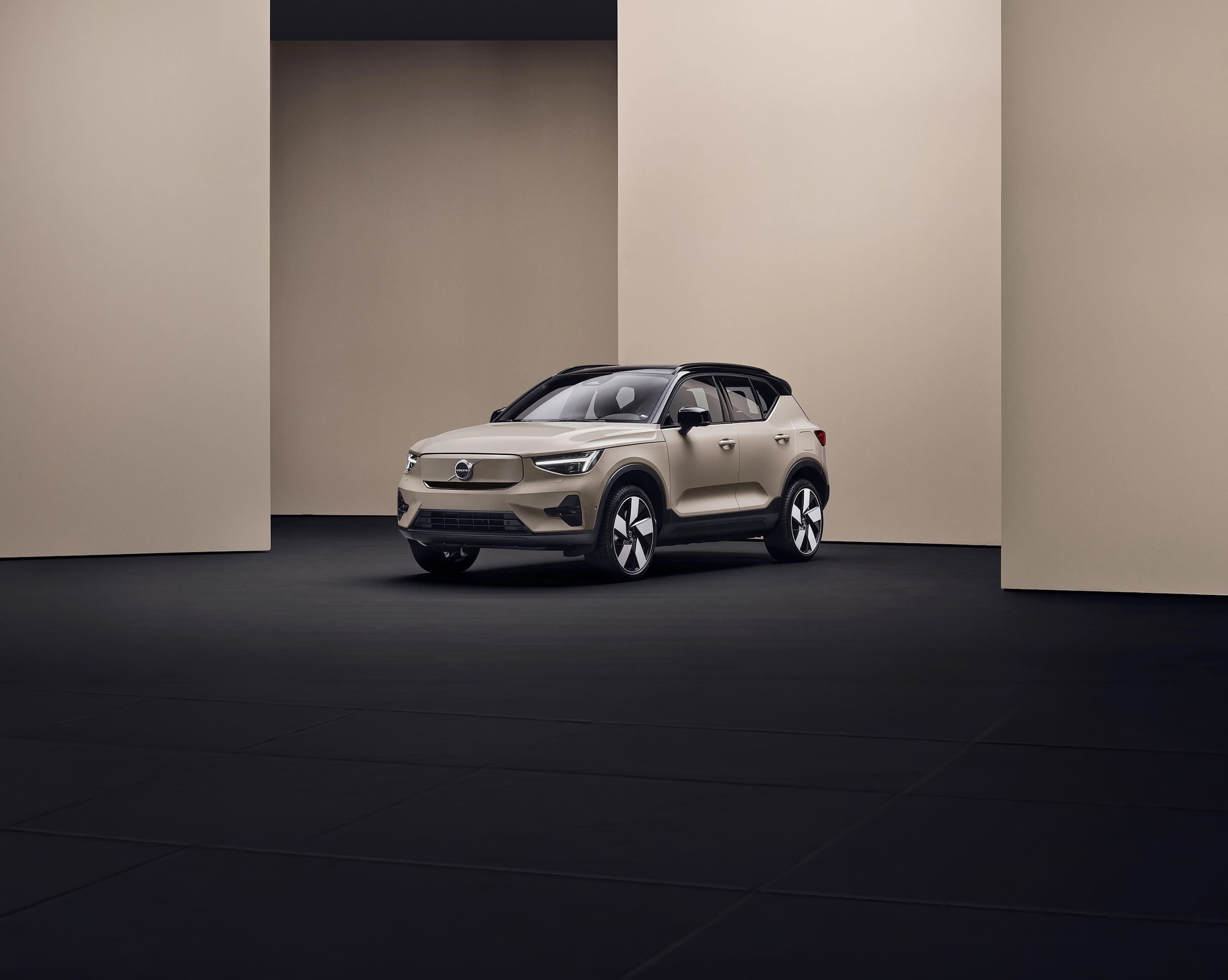 2026 Volvo EX40 exterior image