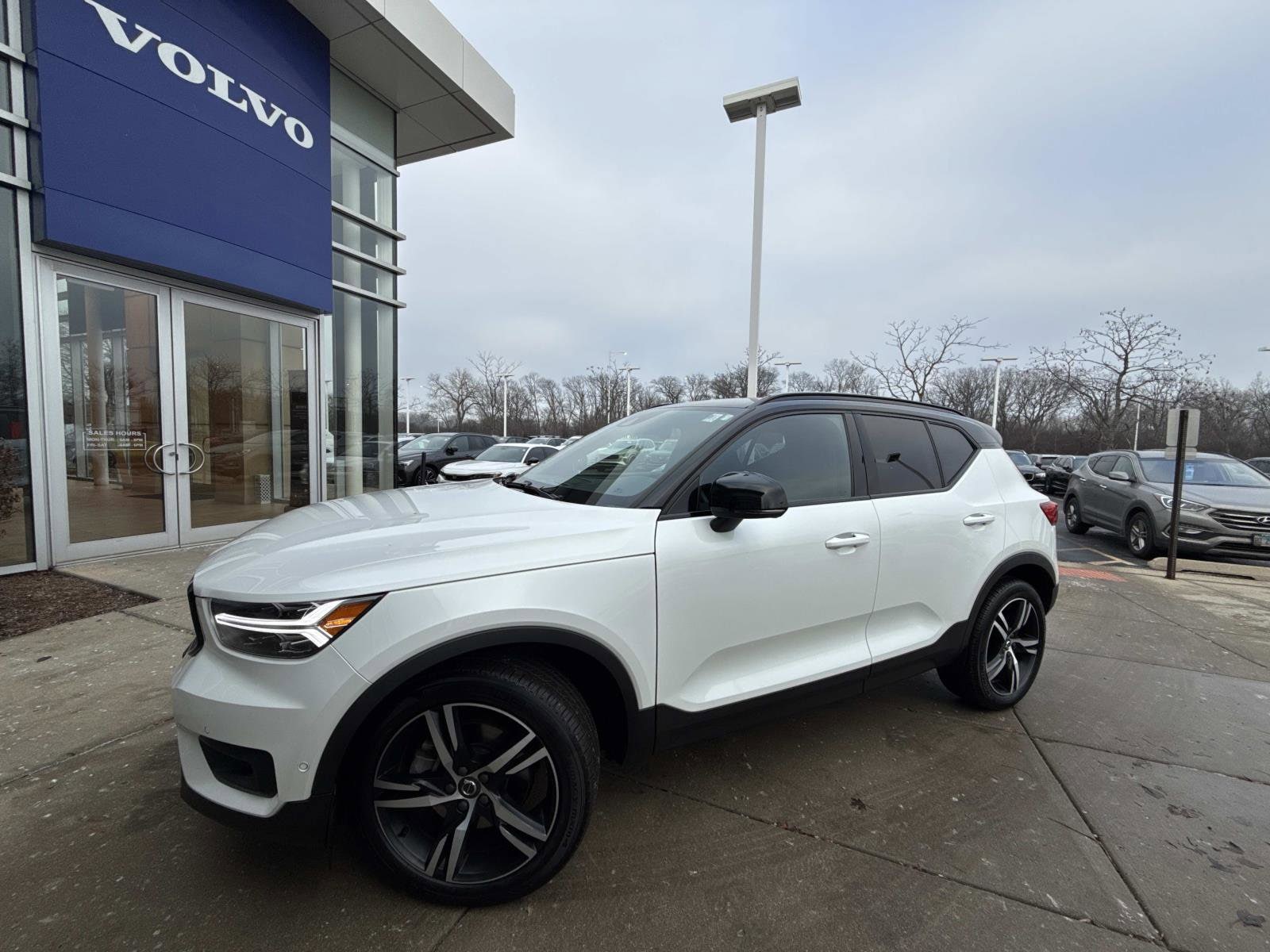 2019 Volvo XC40 R-Design's photo