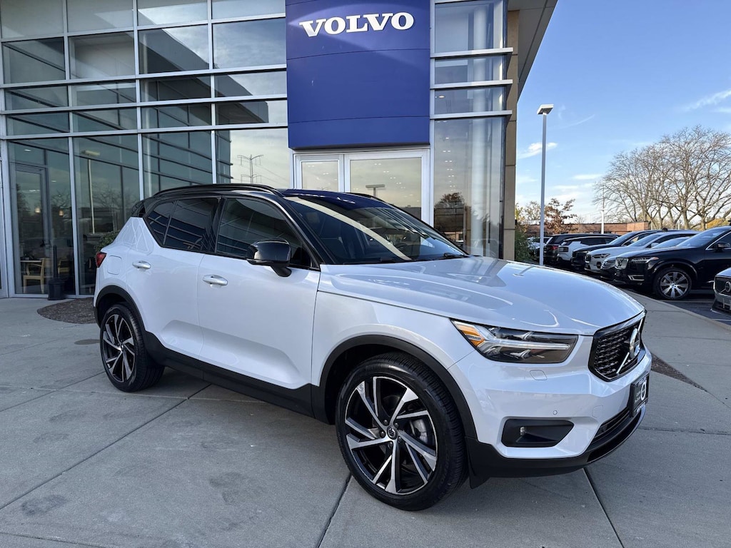 Certified 2022 Volvo XC40 R-Design SUV