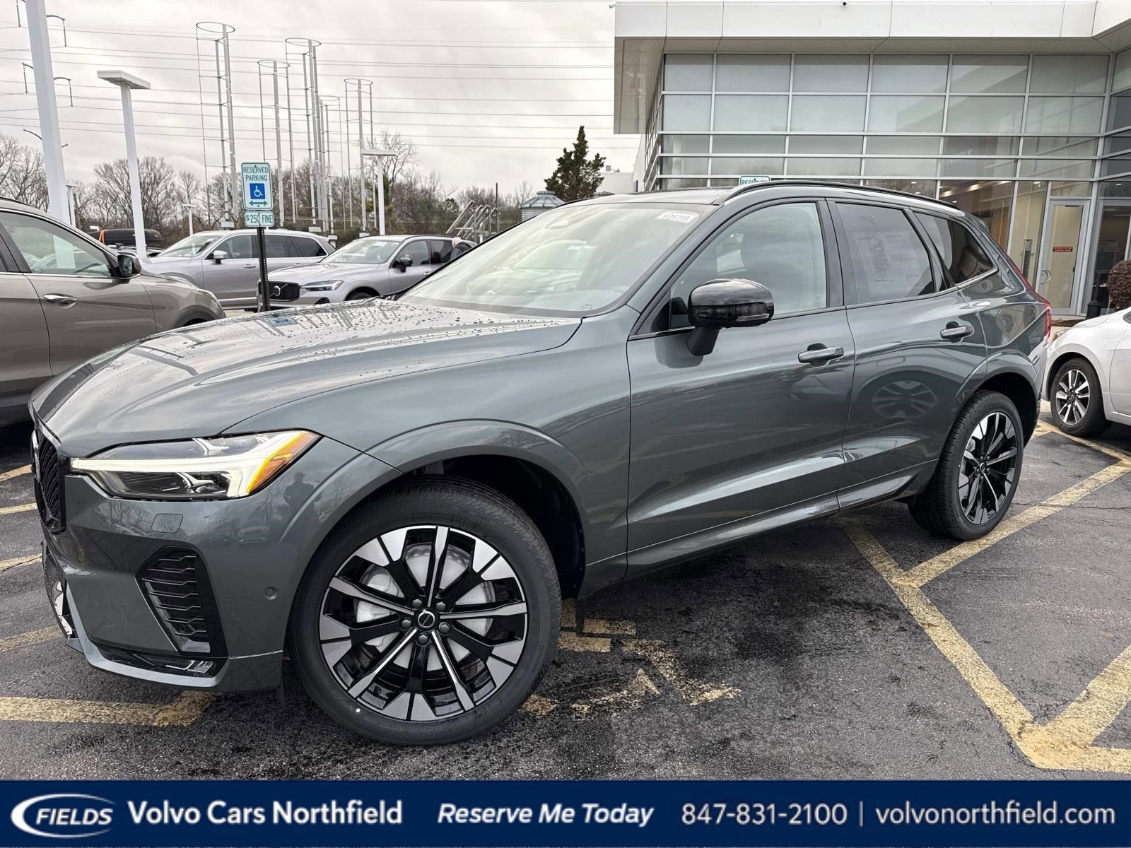 2026 Volvo XC60 Plus's photo