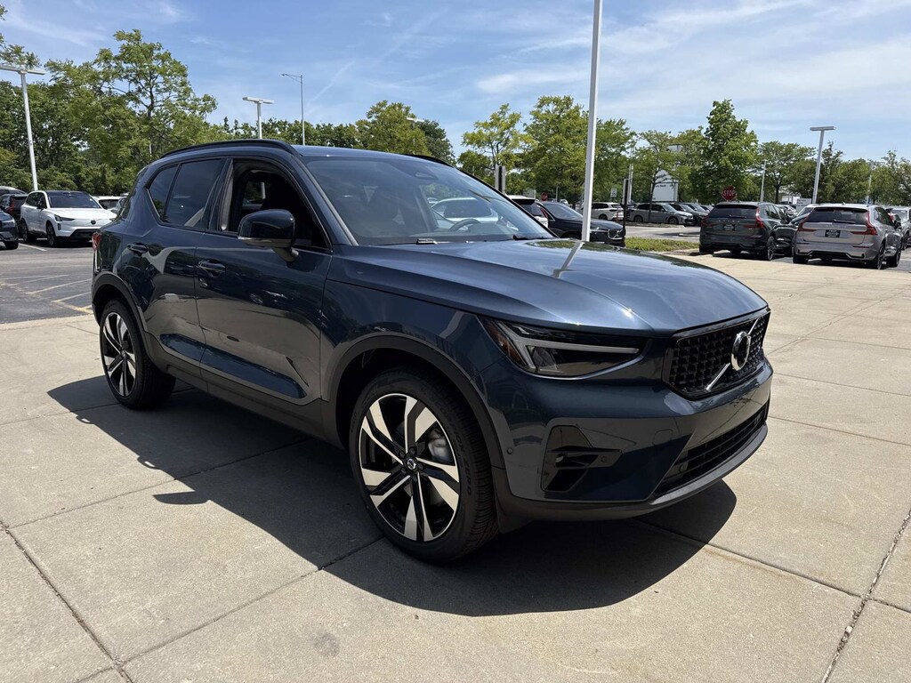 New 2026 Volvo XC40 B5 Plus SUV