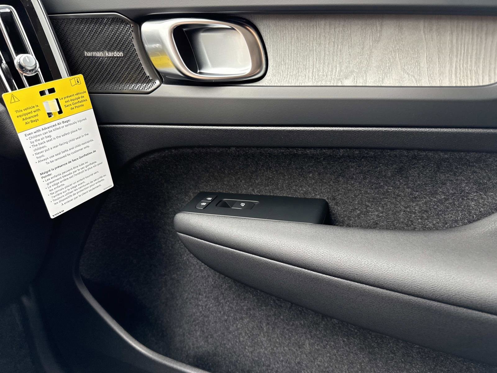 2026 Volvo XC40 Ultra - Photo 25