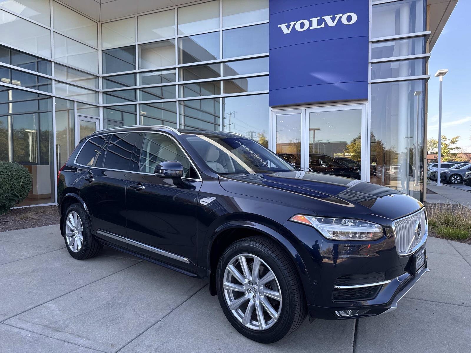 2017 Volvo XC90 T6 Inscription photo 3