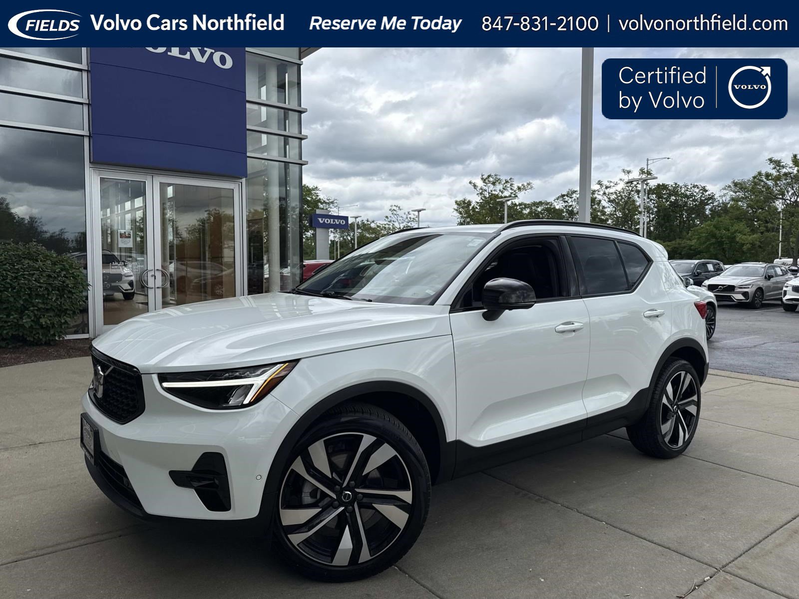 2025 Volvo XC40 B5 Plus Dark AWD's photo