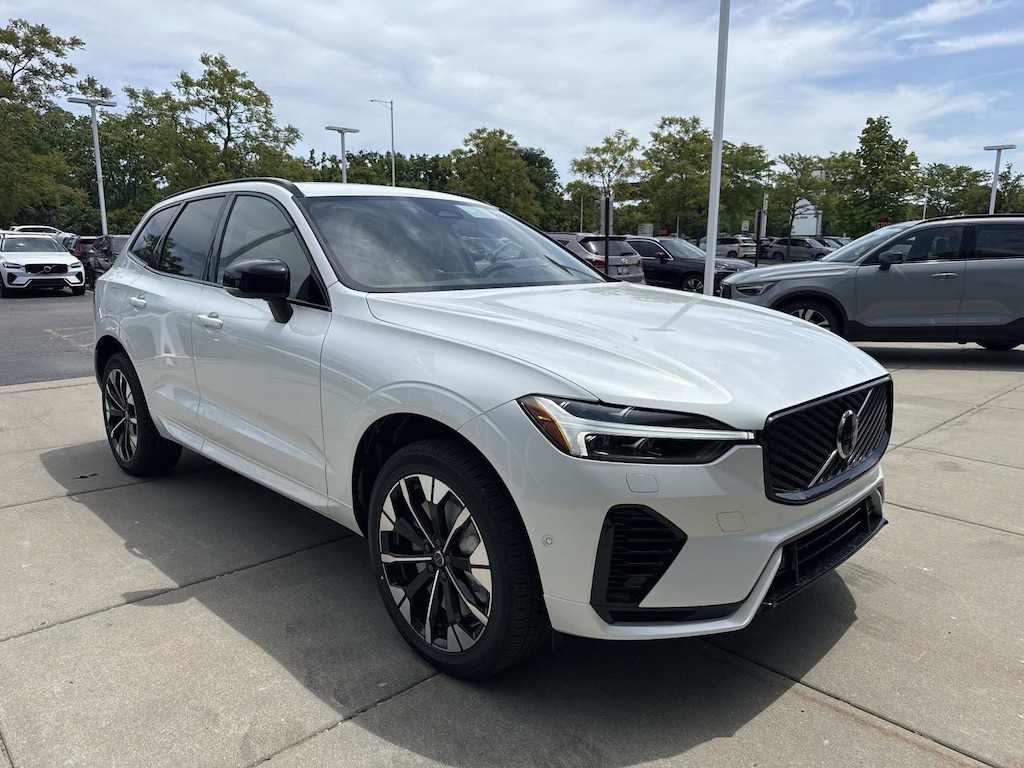 New 2026 Volvo XC60 plug-in hybrid T8 Plus SUV