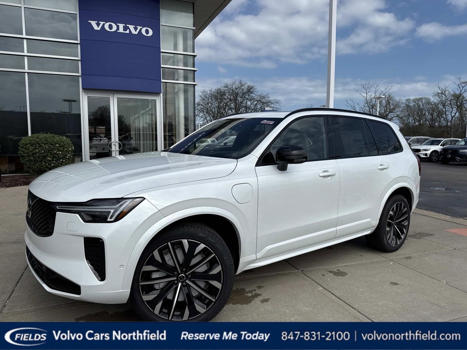 2026 Volvo XC90 T8 Recharge Ultra Dark 4WD's photo