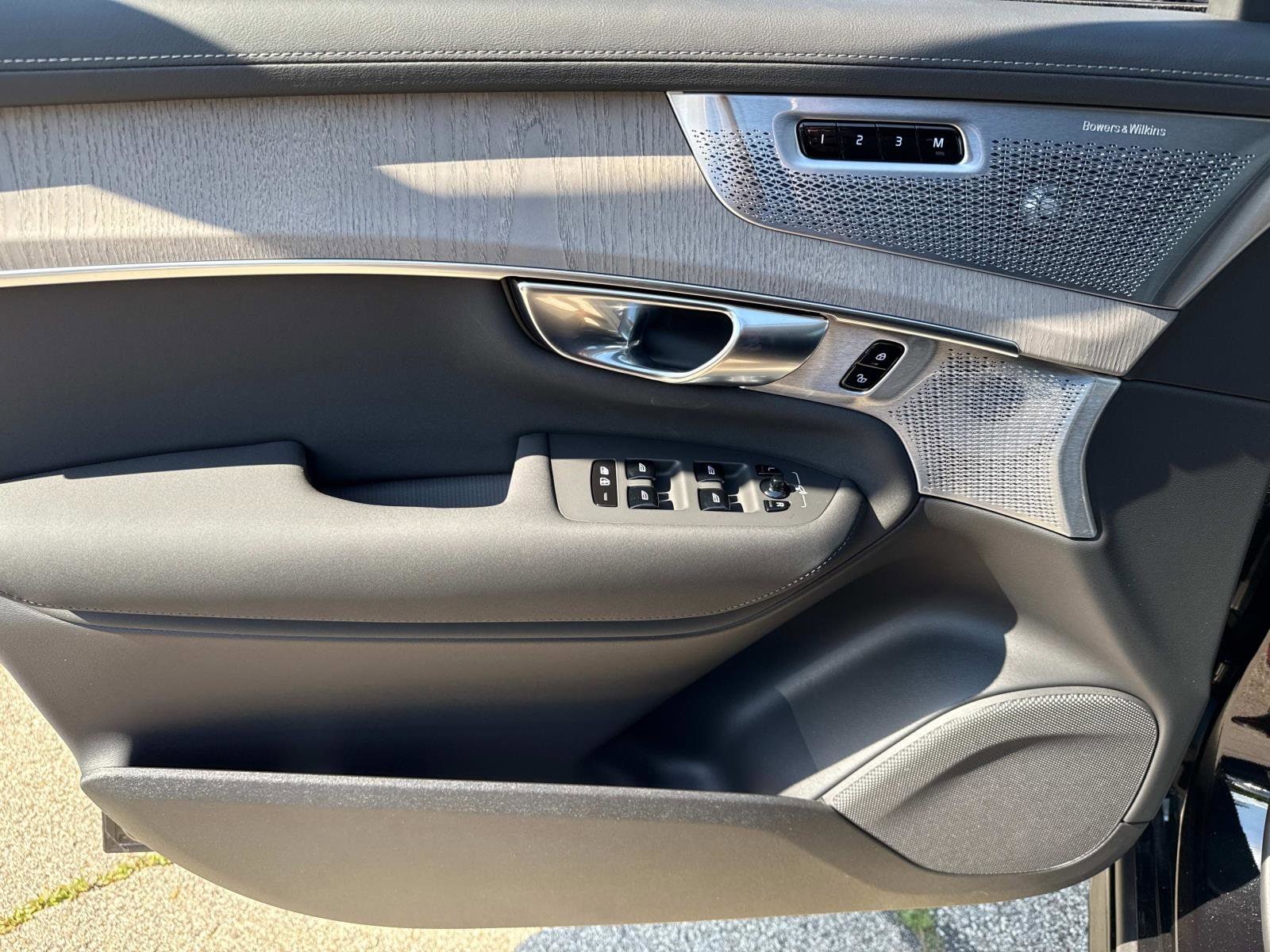2026 Volvo XC90 Ultra - Photo 16