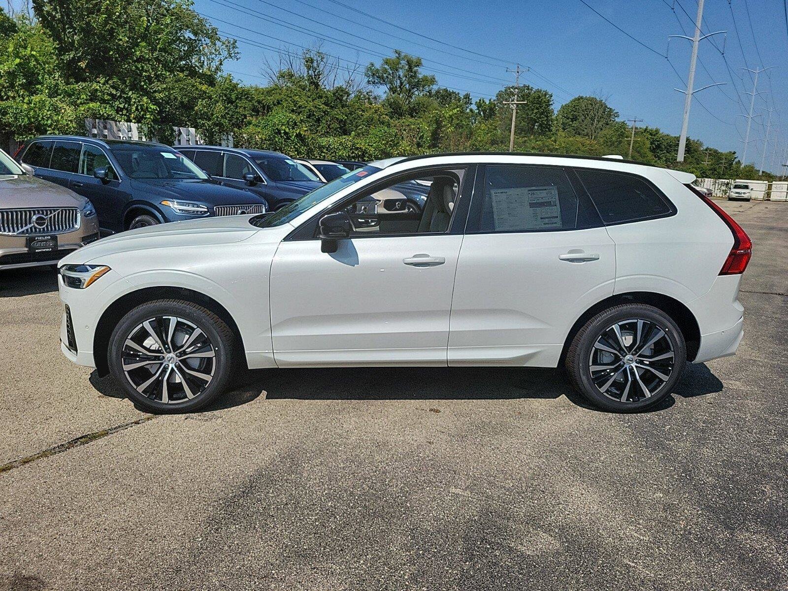 2025 Volvo XC60 B5 Plus photo 2