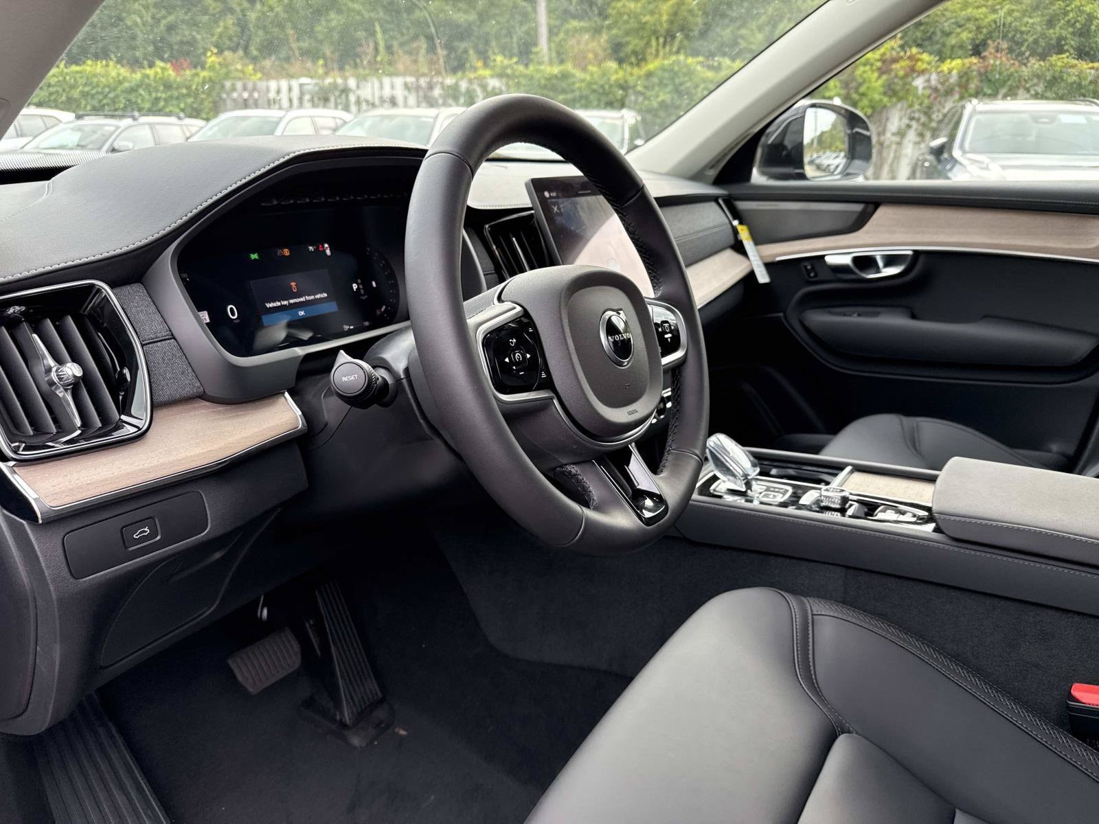 2026 Volvo XC90 Plus - Photo 22