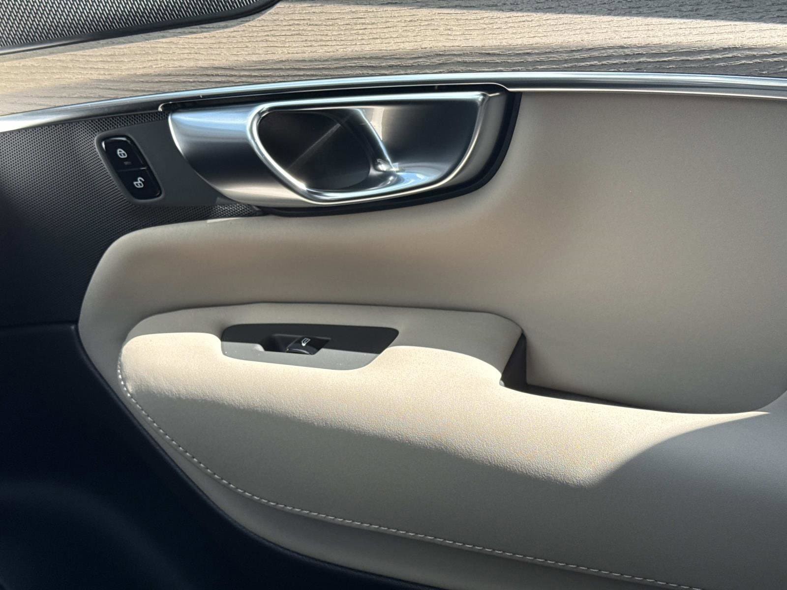 2026 Volvo XC90 Plus - Photo 26