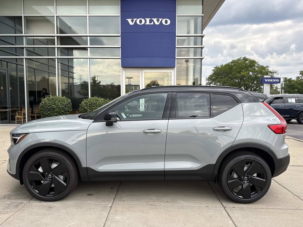 New 2026 Volvo XC40 B5 Ultra Black Edition SUV