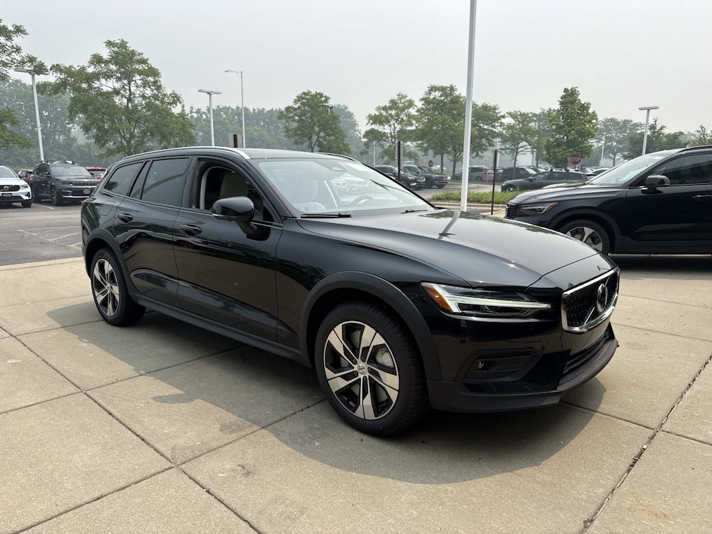 New 2026 Volvo V60 Cross Country B5 Plus Wagon