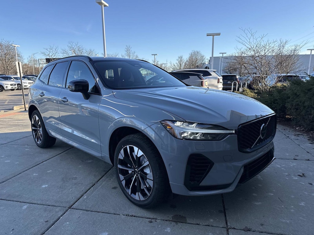 New 2026 Volvo XC60 plug-in hybrid T8 Plus SUV