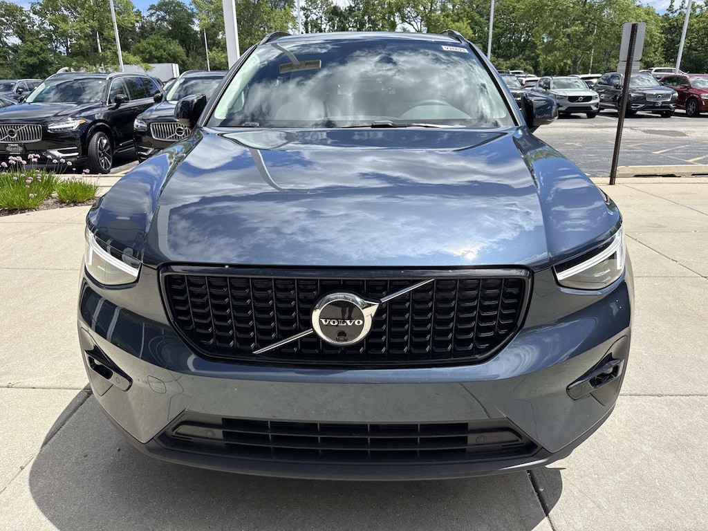 New 2026 Volvo XC40 B5 Ultra SUV