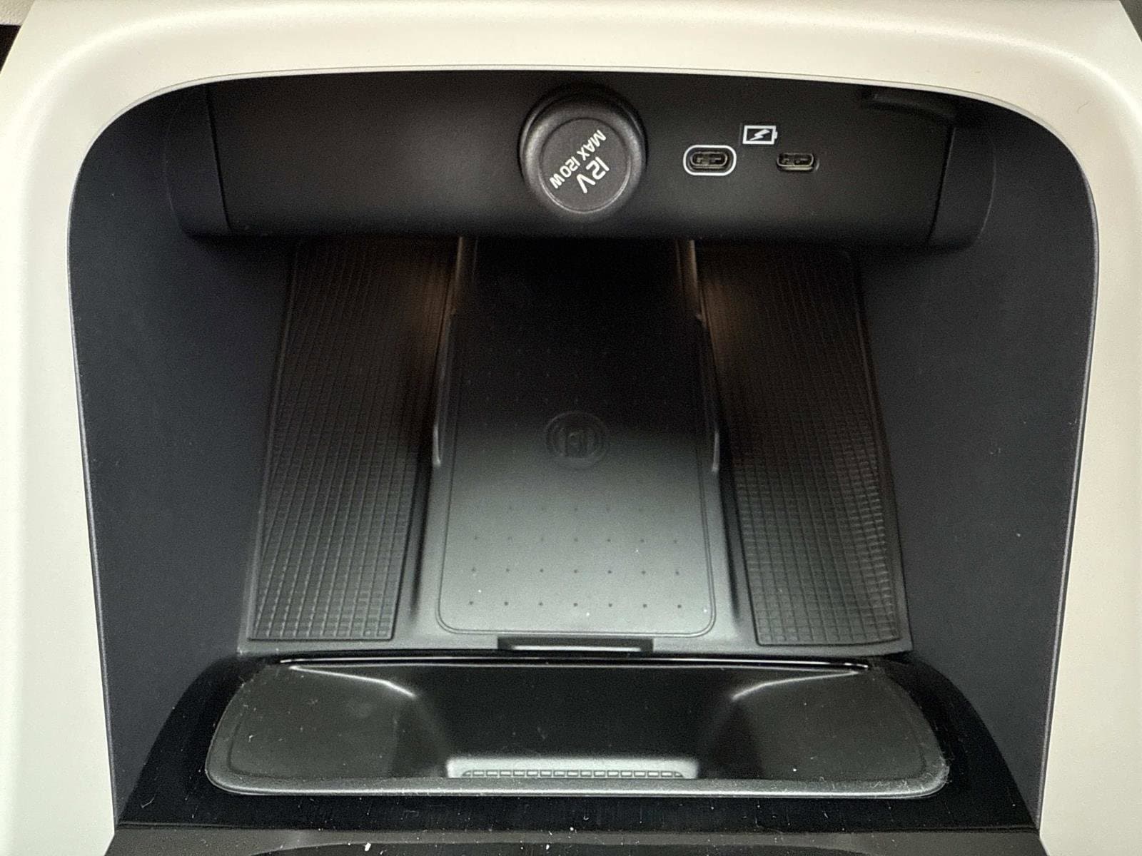 2026 Volvo XC40 Ultra - Photo 28