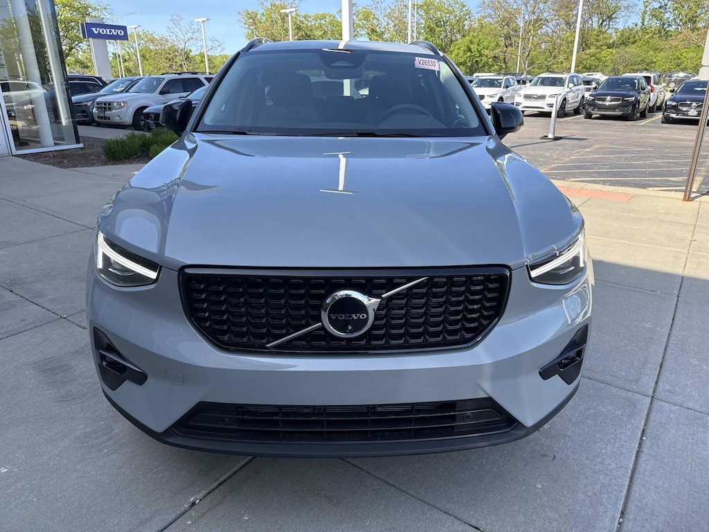New 2026 Volvo XC40 B5 Plus SUV