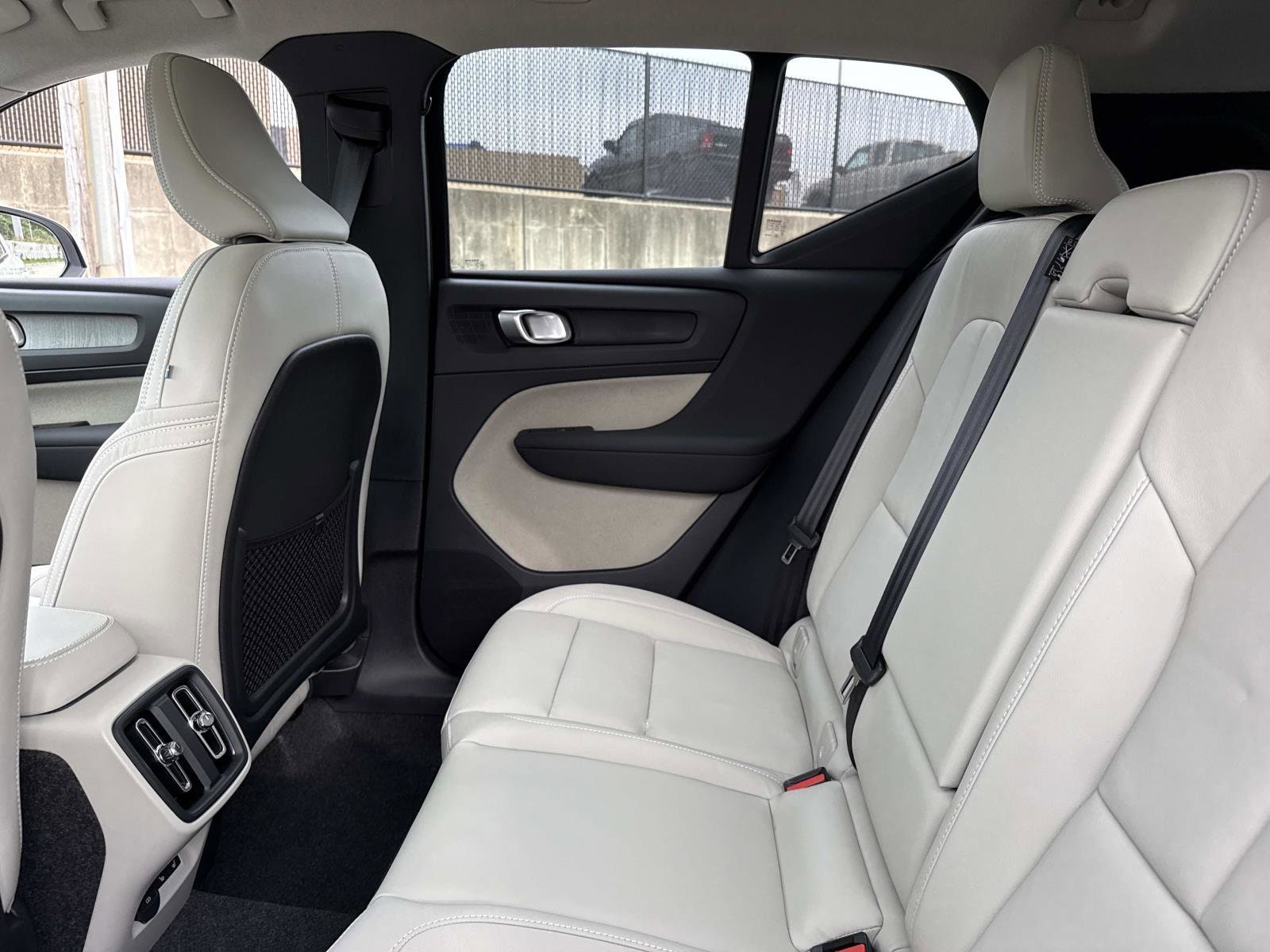 2026 Volvo XC40 Ultra - Photo 14