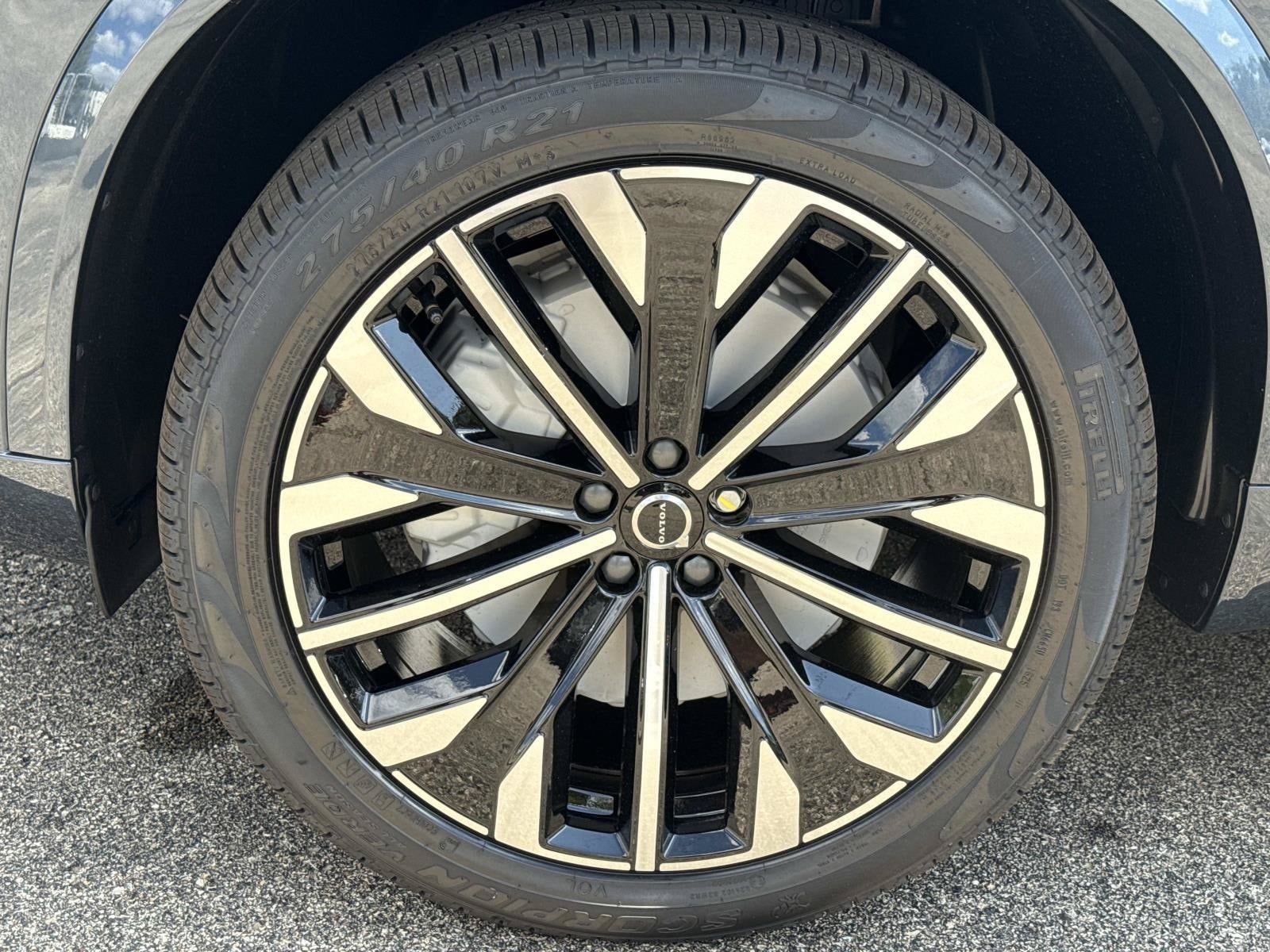 2026 Volvo XC90 Plus - Photo 10