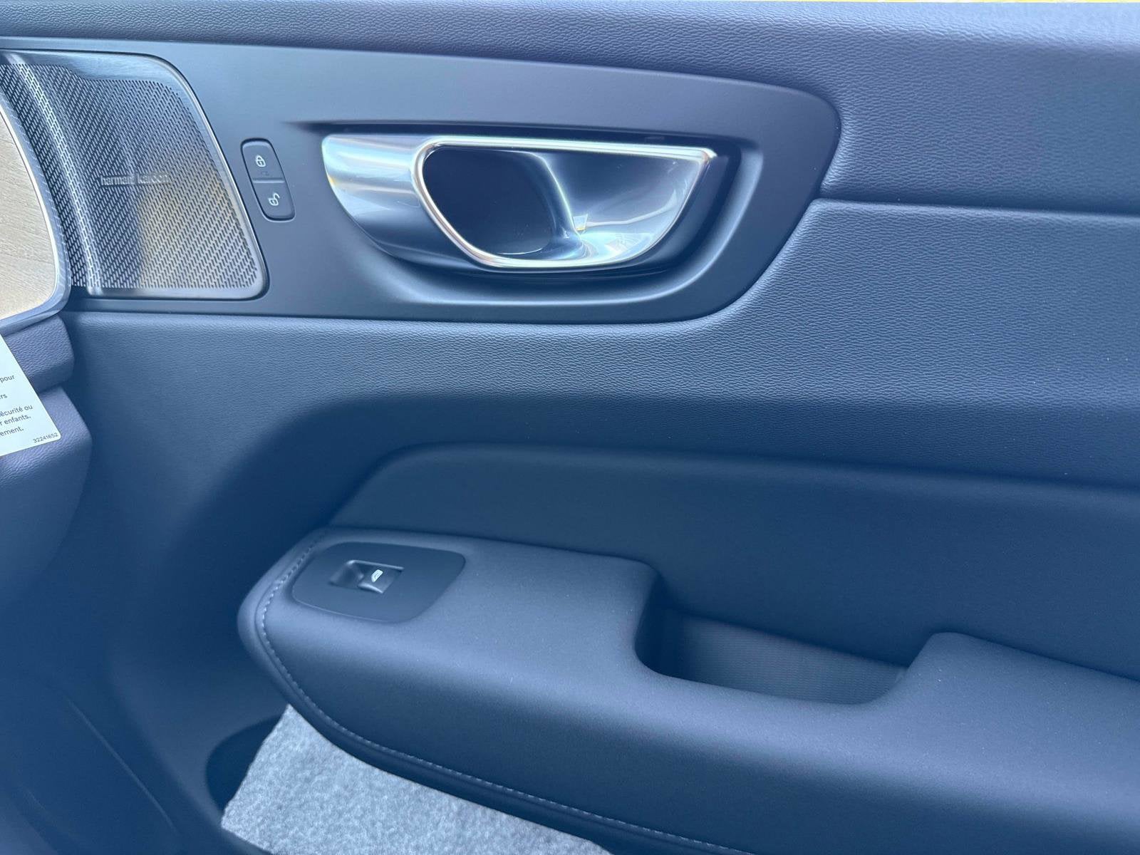 2026 Volvo XC60 Plus - Photo 25