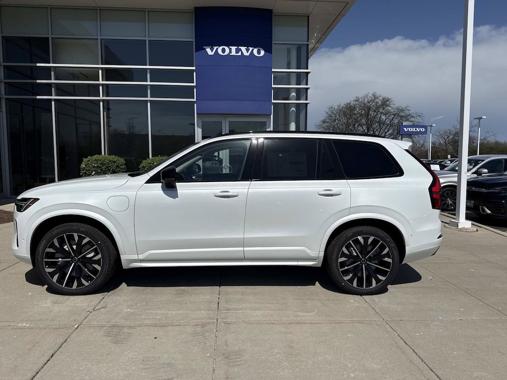 New 2026 Volvo XC90 plug-in hybrid T8 Ultra Dark Theme 7-Seater SUV