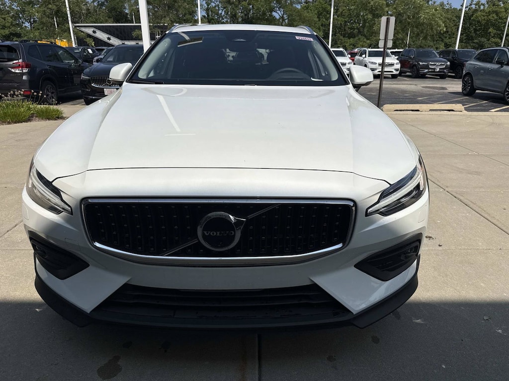 New 2026 Volvo V60 Cross Country B5 Ultra Wagon