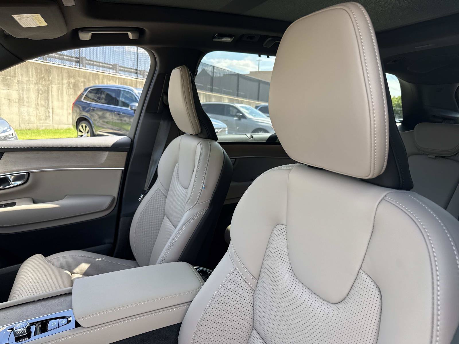 2026 Volvo XC90 Ultra - Photo 22