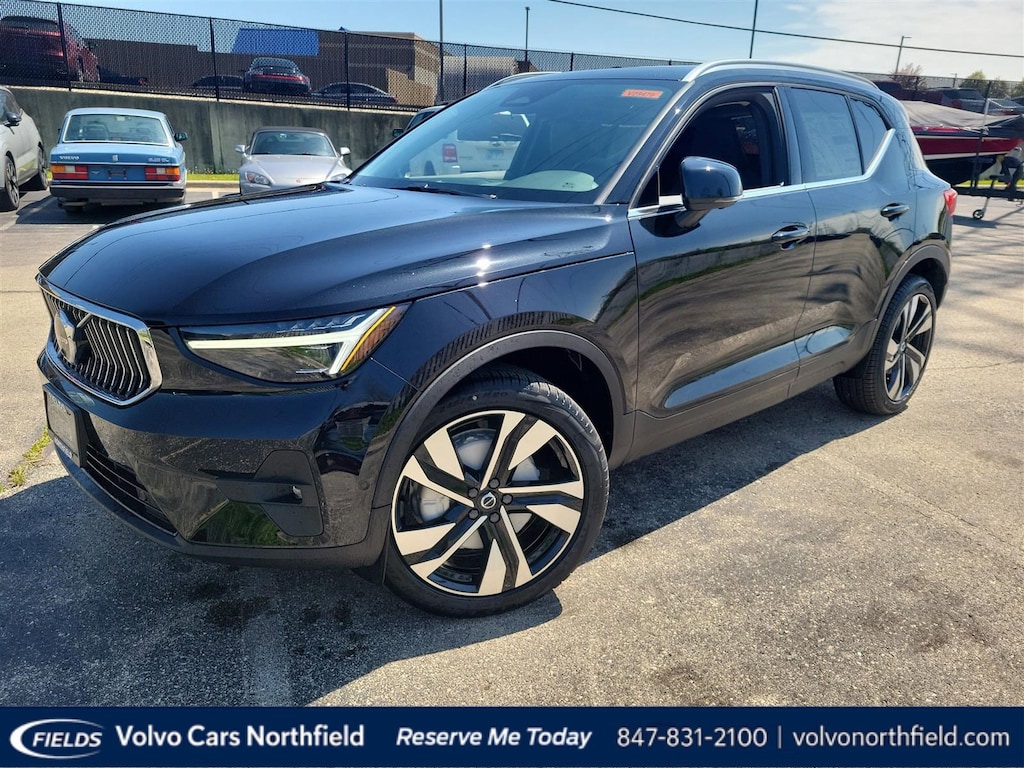 New 2025 Volvo XC40 B5 Ultra Bright Theme SUV