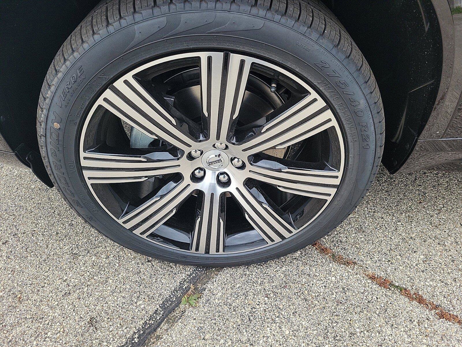 2025 Volvo XC90 photo 2