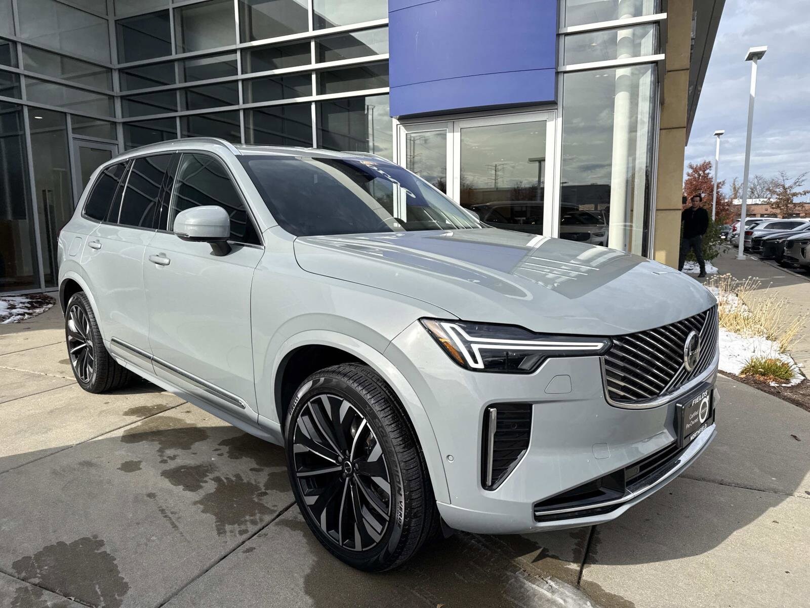 2025 Volvo XC90 Plus photo 3