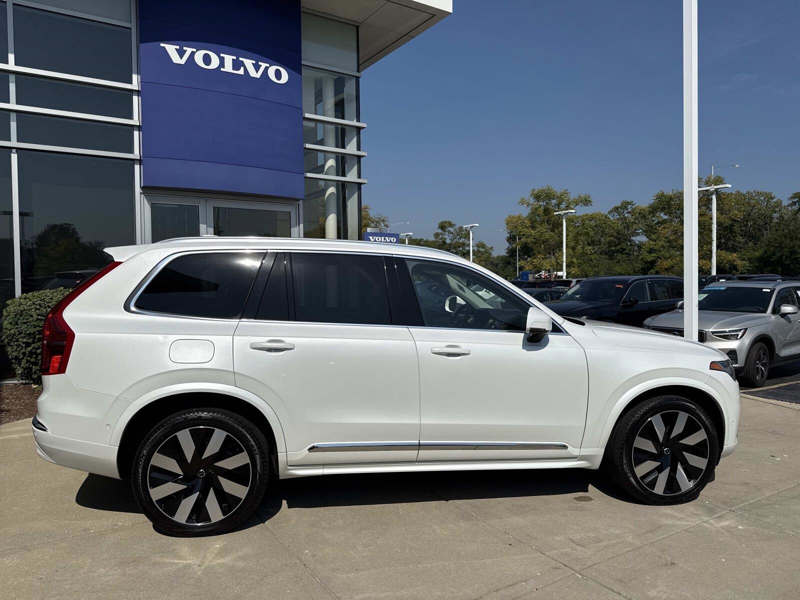 2023 Volvo XC90 Recharge Ultimate photo 3