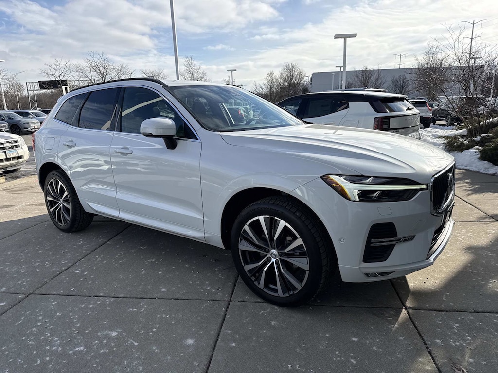 Certified 2022 Volvo XC60 B5 Momentum SUV