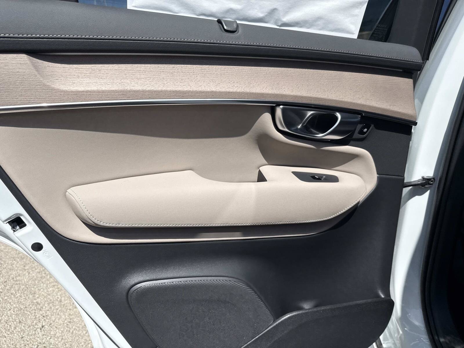 2026 Volvo XC90 Ultra - Photo 12