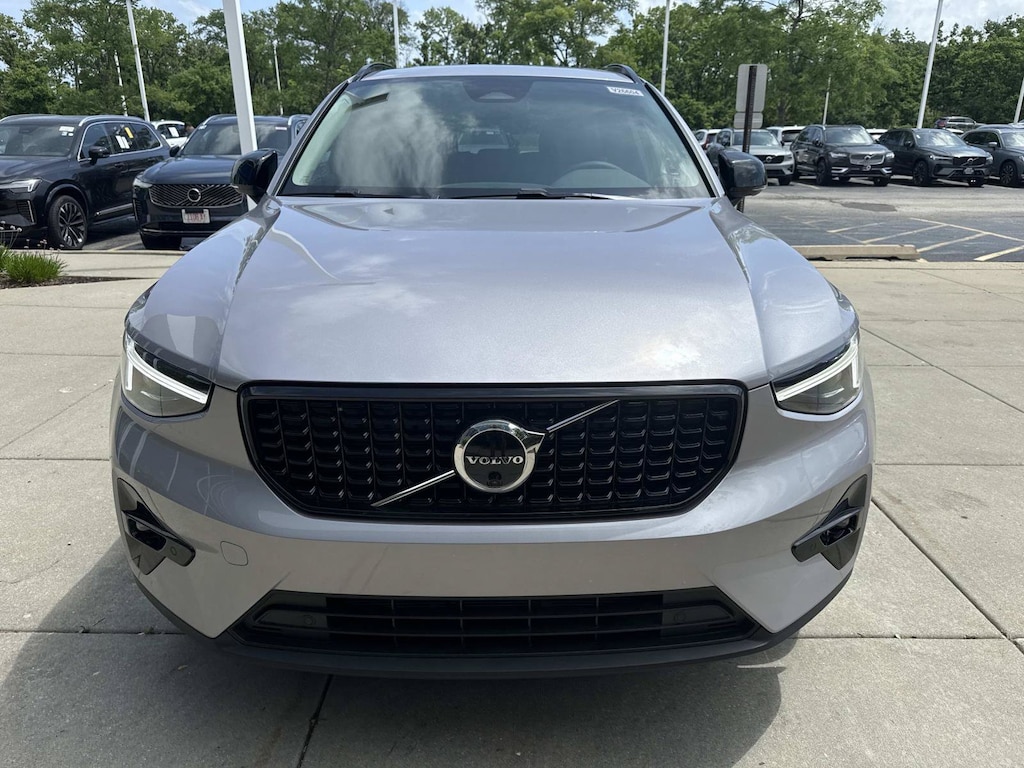 New 2026 Volvo XC40 B5 Plus SUV
