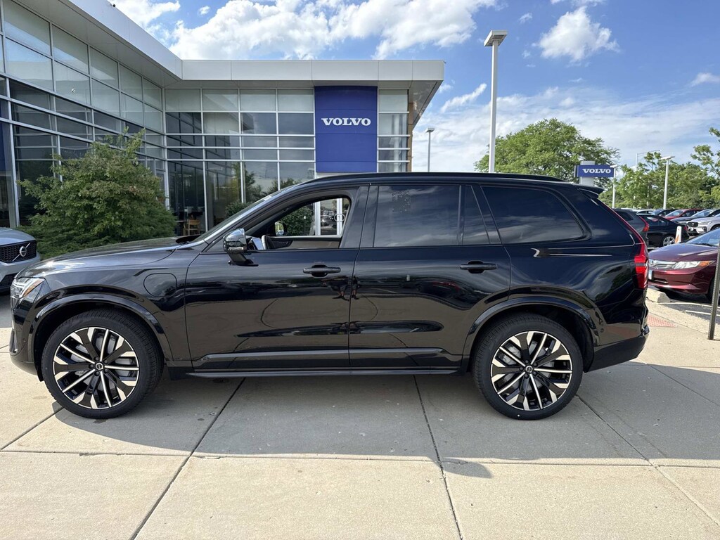 New 2026 Volvo XC90 plug-in hybrid T8 Ultra Dark Theme 6-Seater SUV