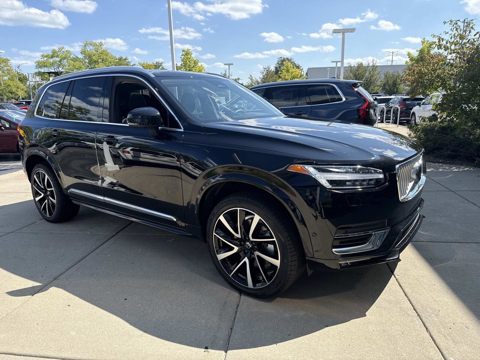 2024 Volvo XC90 Plus photo 3