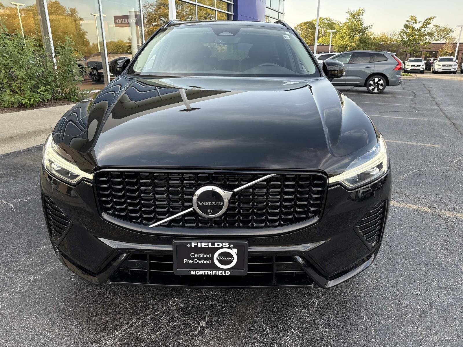 2025 Volvo XC60 B5 Plus photo 2